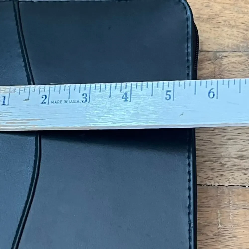 Day Timer Organizer Black Binder Zip-Around 8.5